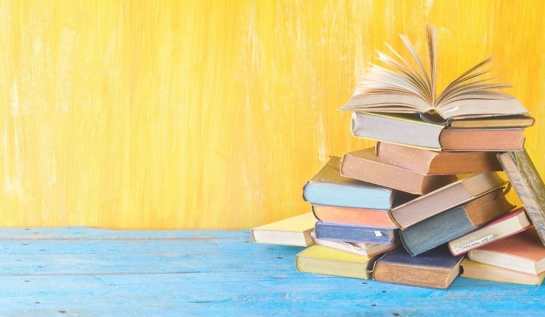 5 Reasons to Read a Book a Week (3 Reasons Not To!)